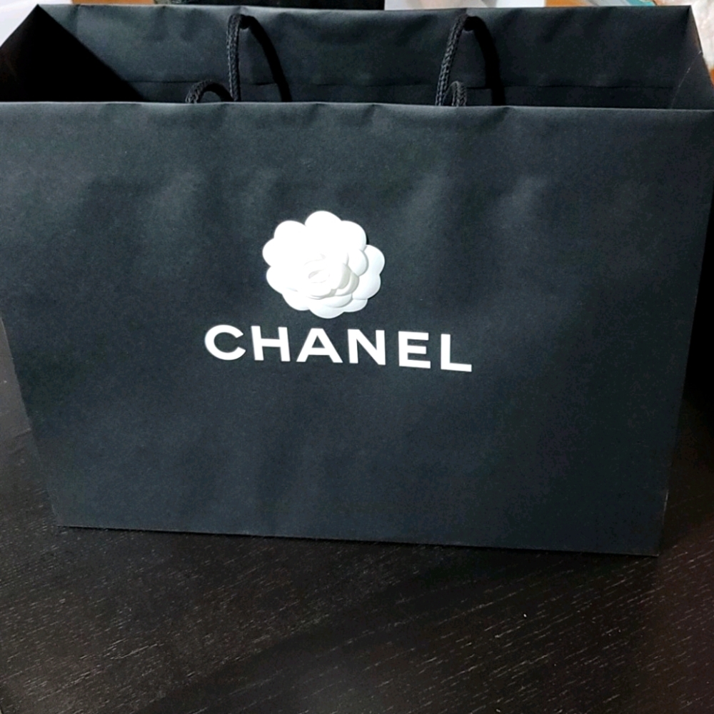 Chanel shopping bag